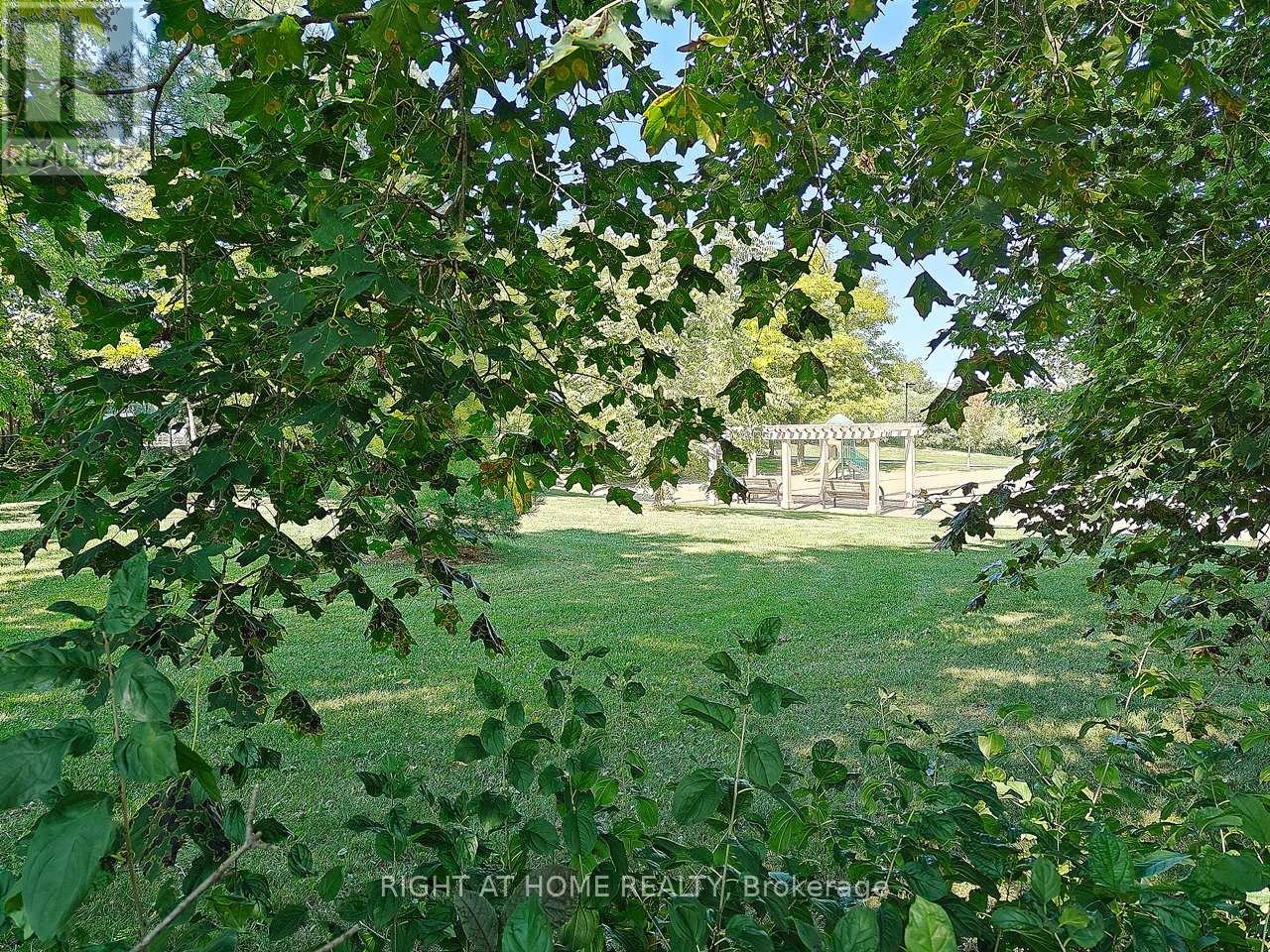 116 Cooperage Crescent, Richmond Hill, Ontario  L4C 9L8 - Photo 3 - N12458005