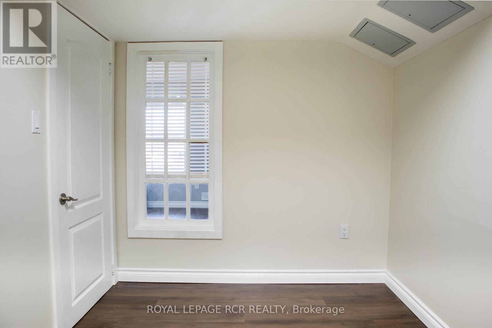 3 - 22 Centre Street, Bradford West Gwillimbury, Ontario  L3Z 2B7 - Photo 11 - N12458023
