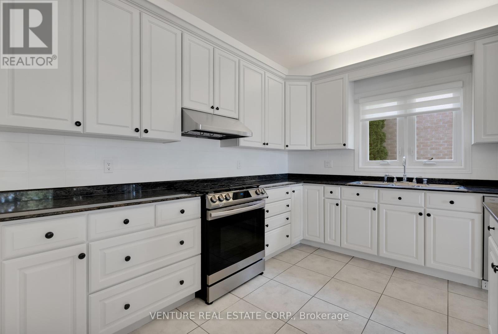 476 Westridge Drive, Vaughan, Ontario  L0J 1C0 - Photo 10 - N12458026