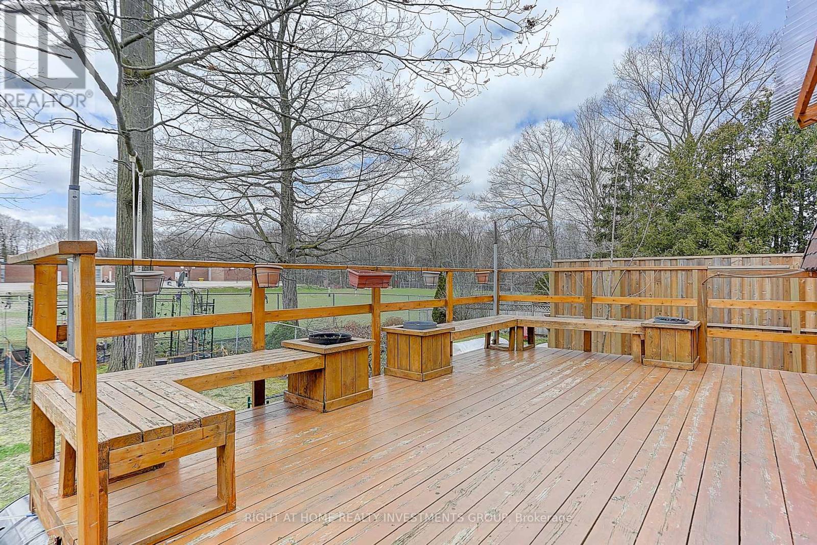 143 Springdale Drive, Barrie, Ontario  L4M 4Y1 - Photo 7 - S12458017