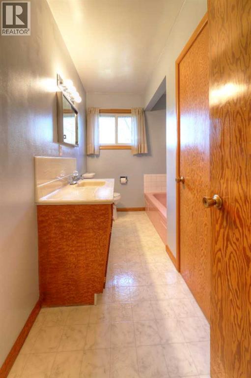 71 Rosery Drive Nw, Calgary, Alberta  T2K 1L4 - Photo 22 - A2263718