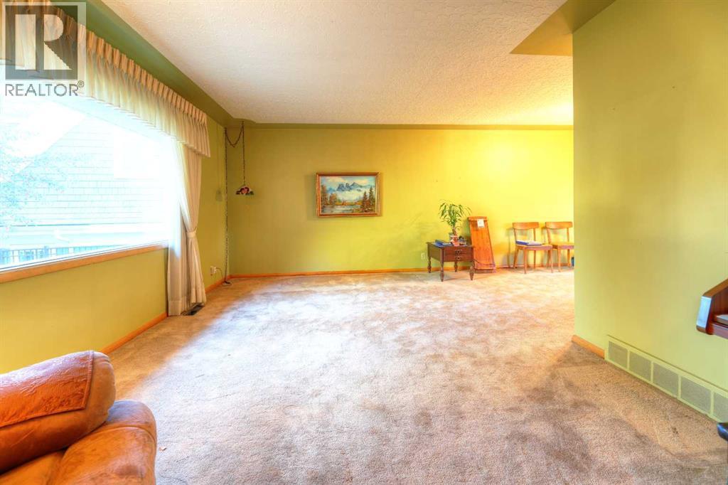 71 Rosery Drive Nw, Calgary, Alberta  T2K 1L4 - Photo 9 - A2263718