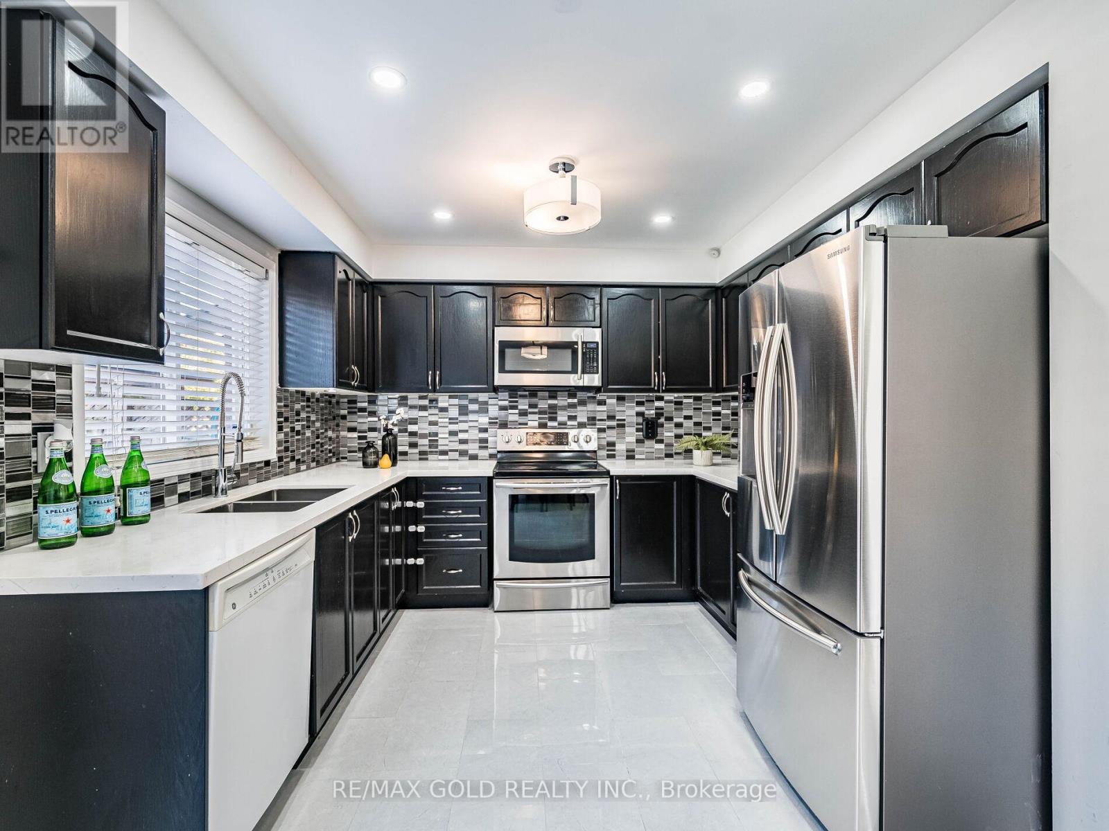43 Sunnyview Road, Brampton, Ontario  L7A 3E4 - Photo 14 - W12458033
