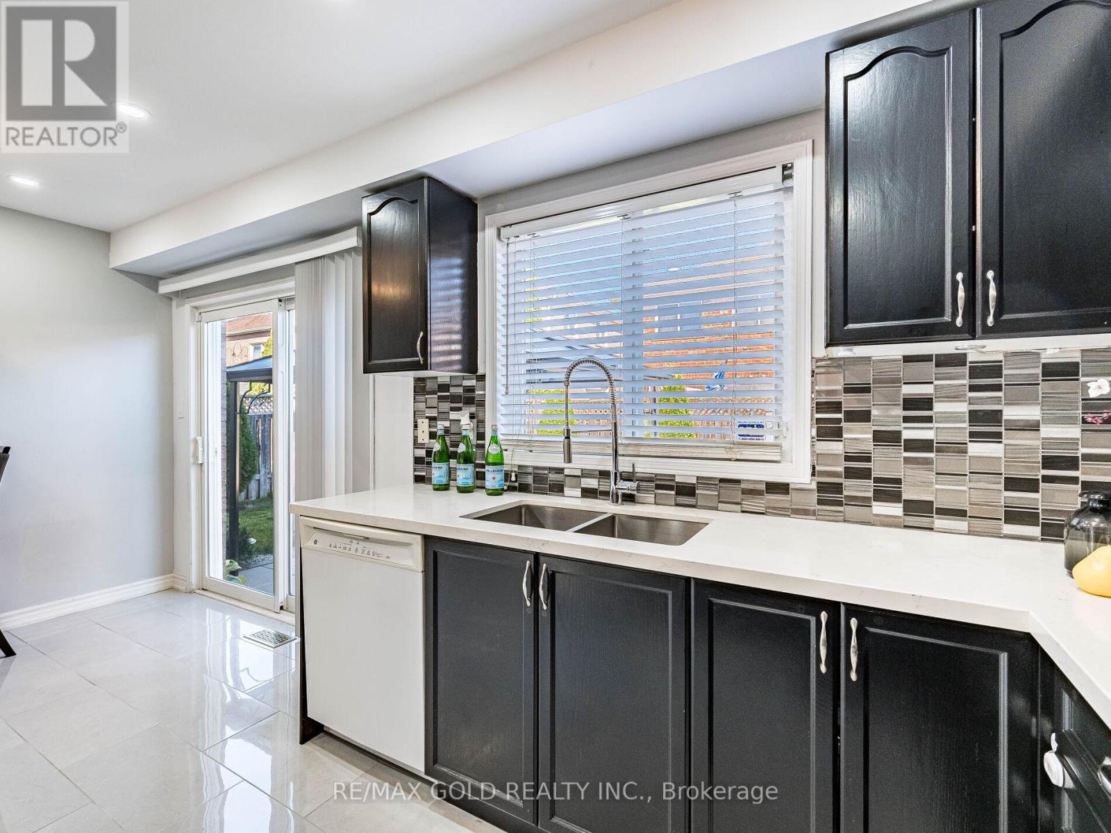 43 Sunnyview Road, Brampton, Ontario  L7A 3E4 - Photo 15 - W12458033