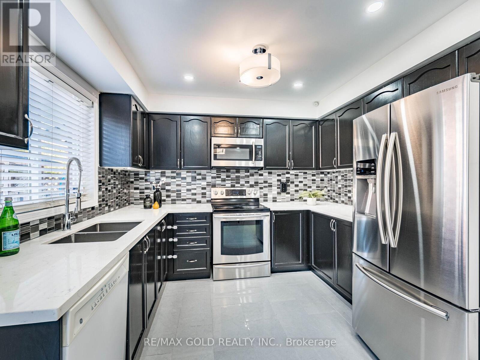 43 Sunnyview Road, Brampton, Ontario  L7A 3E4 - Photo 16 - W12458033