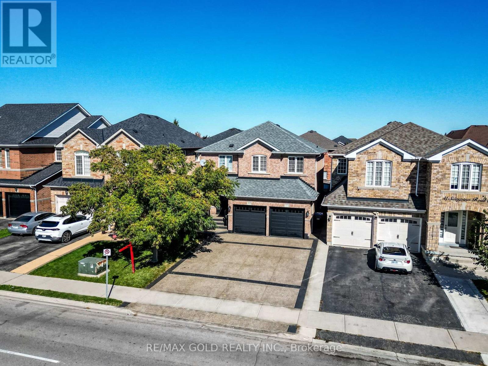 43 Sunnyview Road, Brampton, Ontario  L7A 3E4 - Photo 2 - W12458033