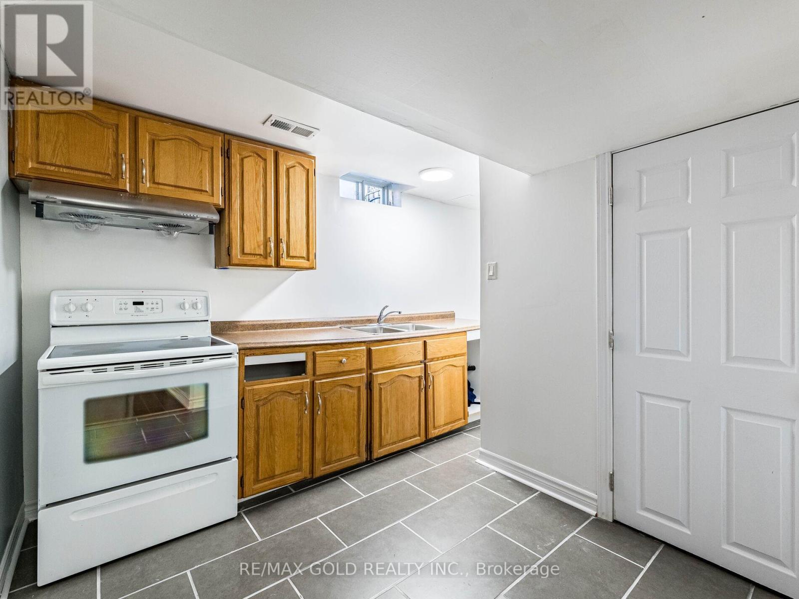 43 Sunnyview Road, Brampton, Ontario  L7A 3E4 - Photo 38 - W12458033