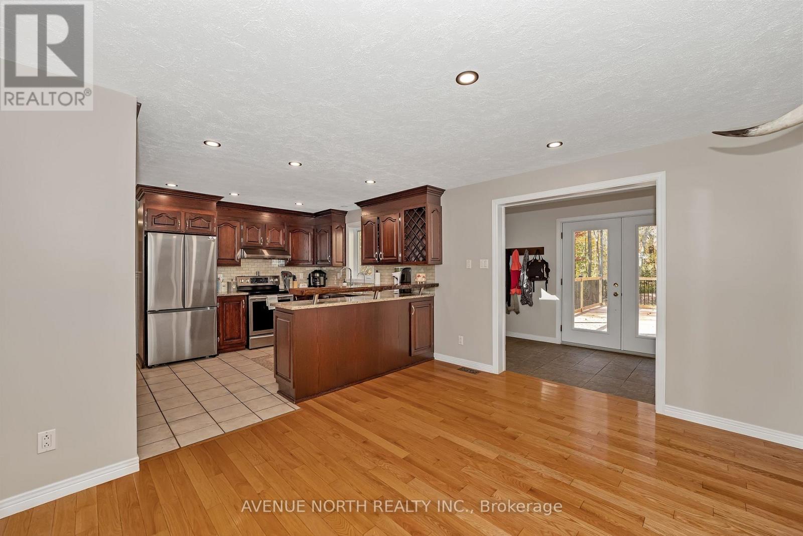 1631 County Rd 2 Road, Alfred And Plantagenet, Ontario  K0B 1C0 - Photo 10 - X12458037