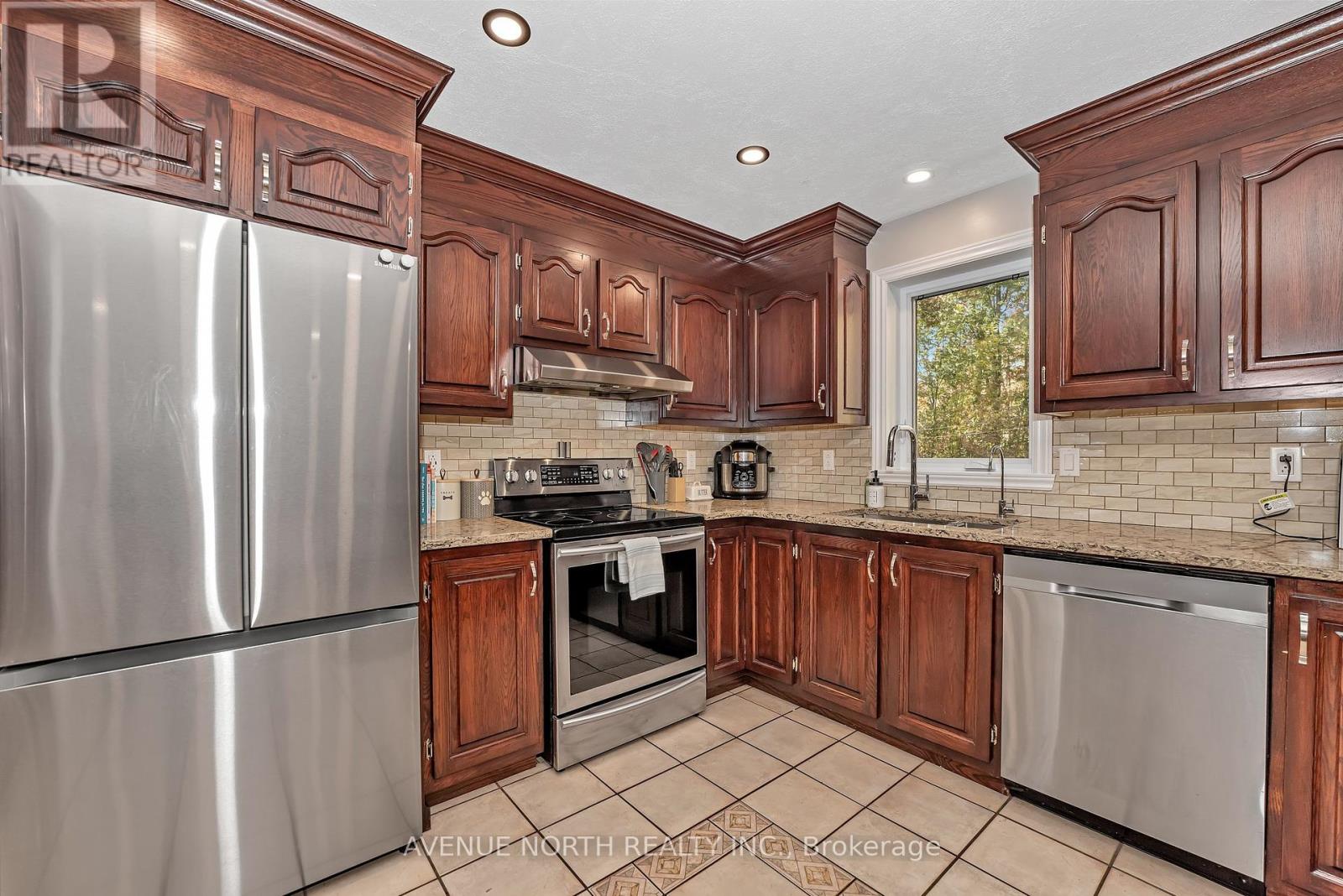1631 County Rd 2 Road, Alfred And Plantagenet, Ontario  K0B 1C0 - Photo 14 - X12458037
