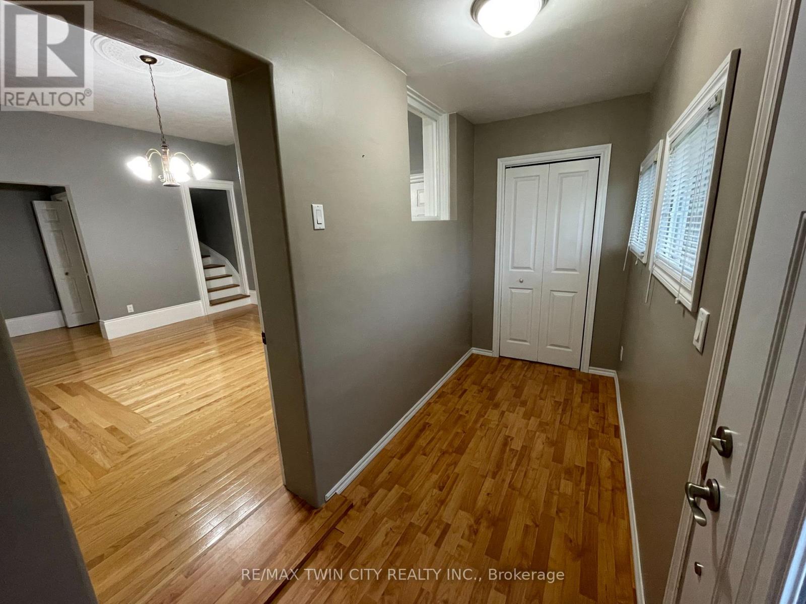 75 Park Avenue, Brantford, Ontario  N3S 5H4 - Photo 5 - X12458036