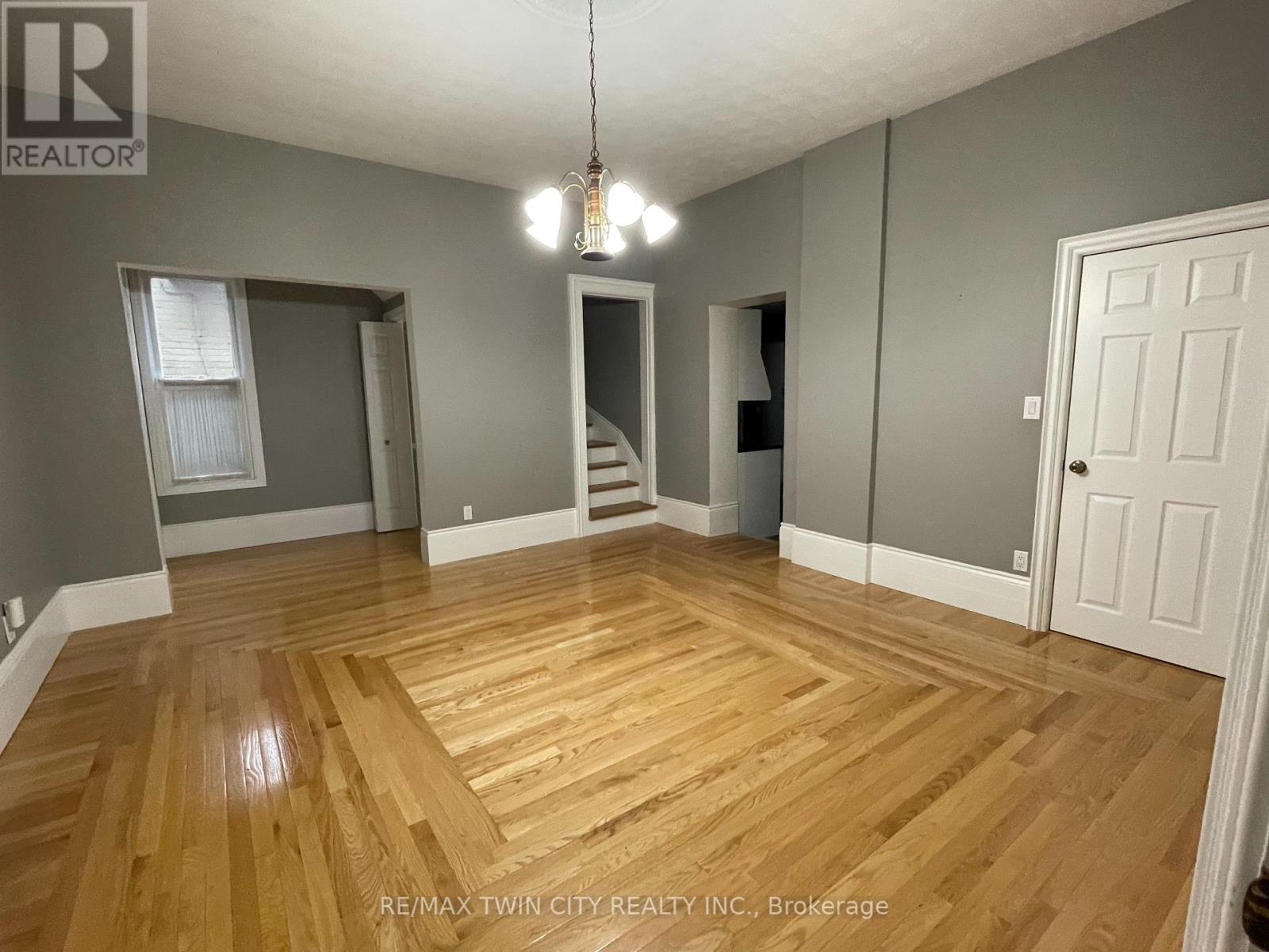 75 Park Avenue, Brantford, Ontario  N3S 5H4 - Photo 6 - X12458036