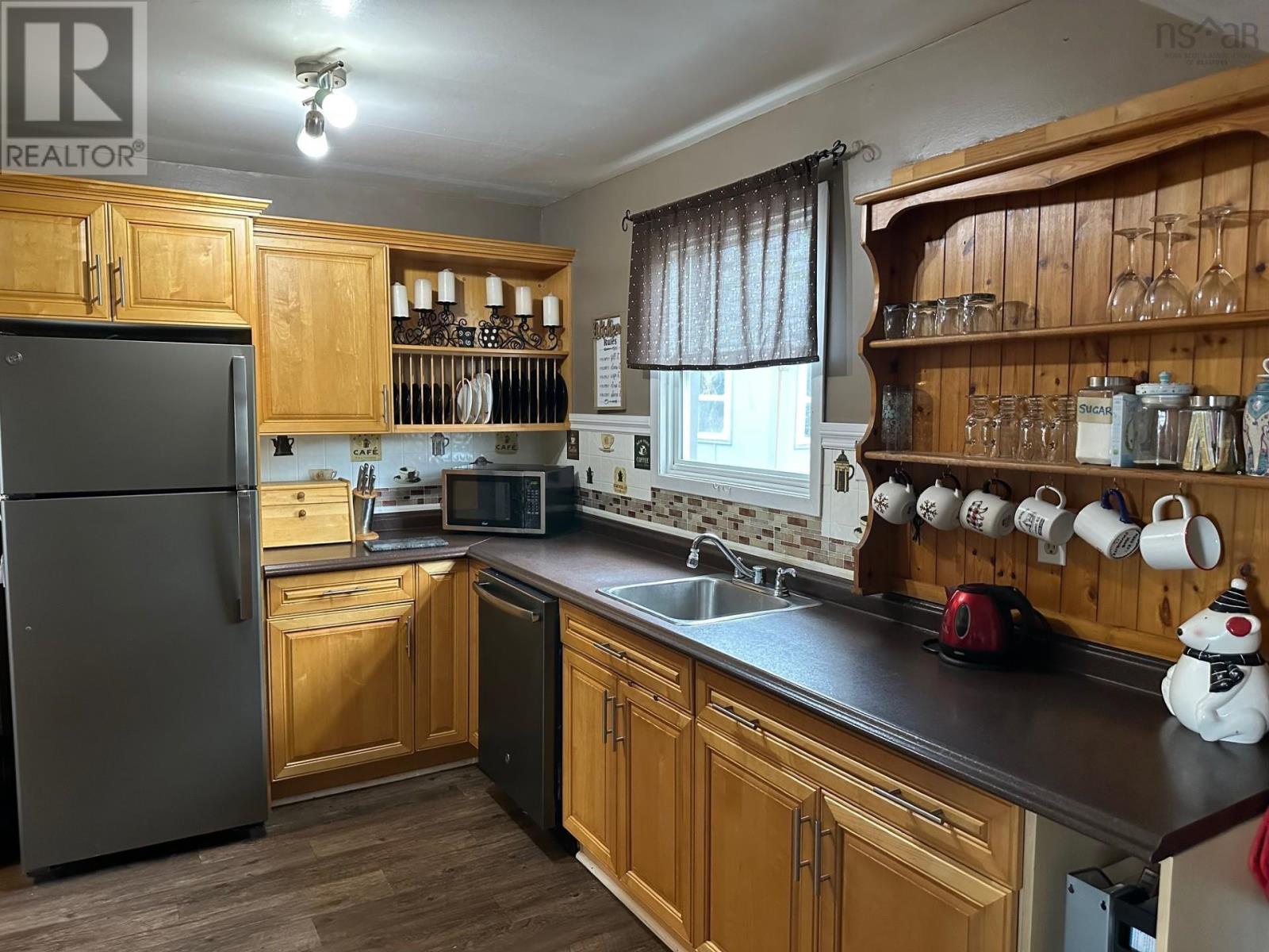 51 Centennial Street, Canso, Nova Scotia  B0H 1H0 - Photo 9 - 202522838