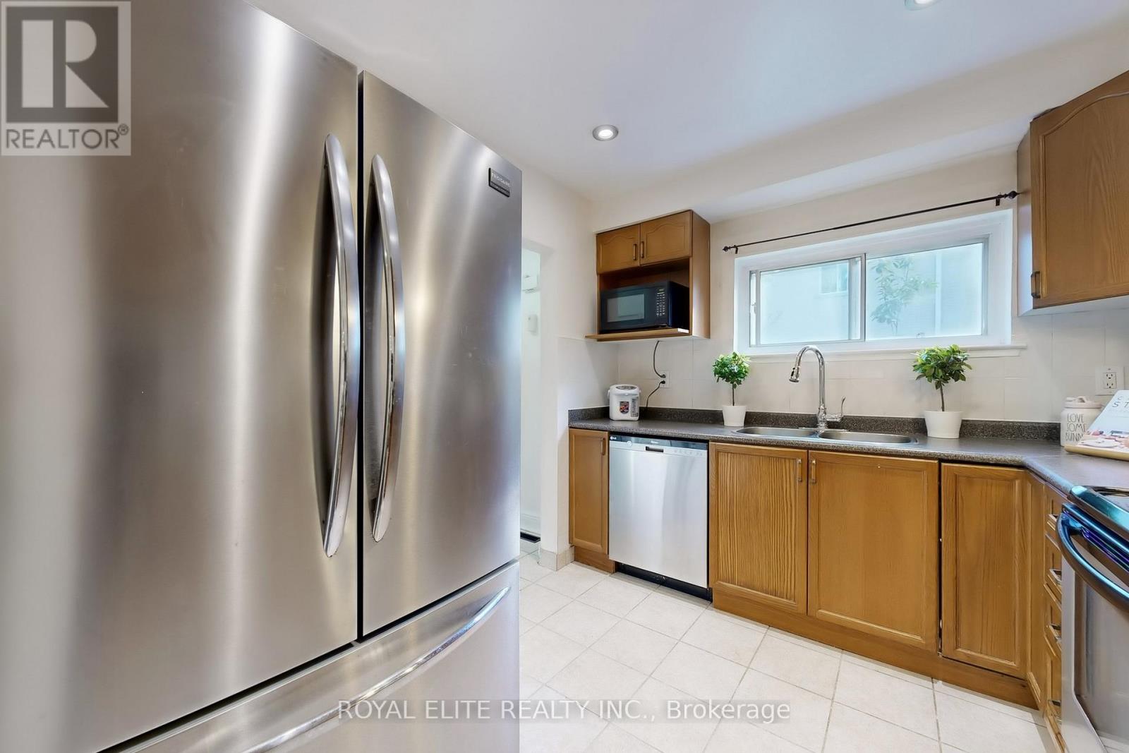 151 - 9 Esterbrooke Avenue, Toronto, Ontario  M2J 2C5 - Photo 16 - C12457347