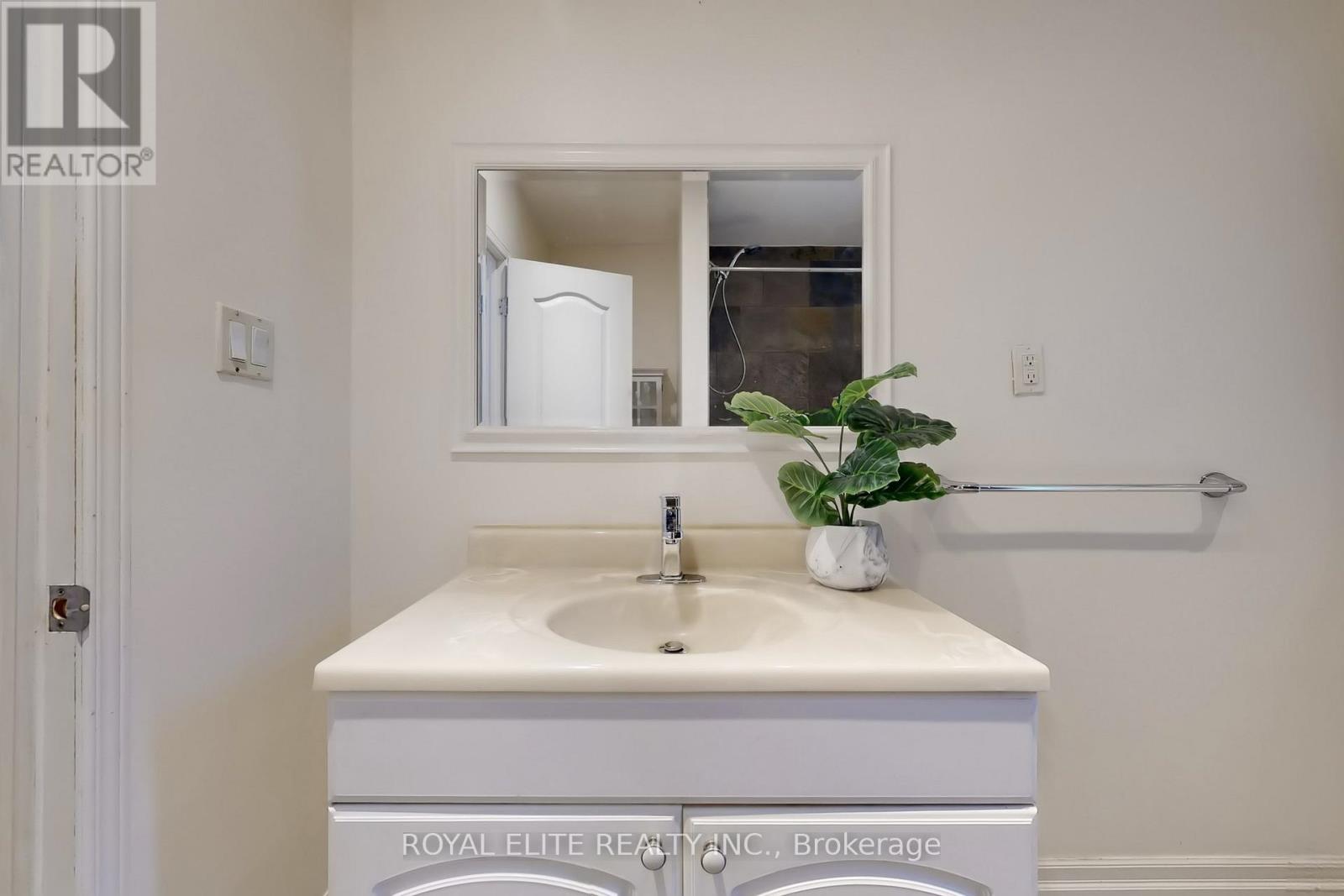 151 - 9 Esterbrooke Avenue, Toronto, Ontario  M2J 2C5 - Photo 35 - C12457347