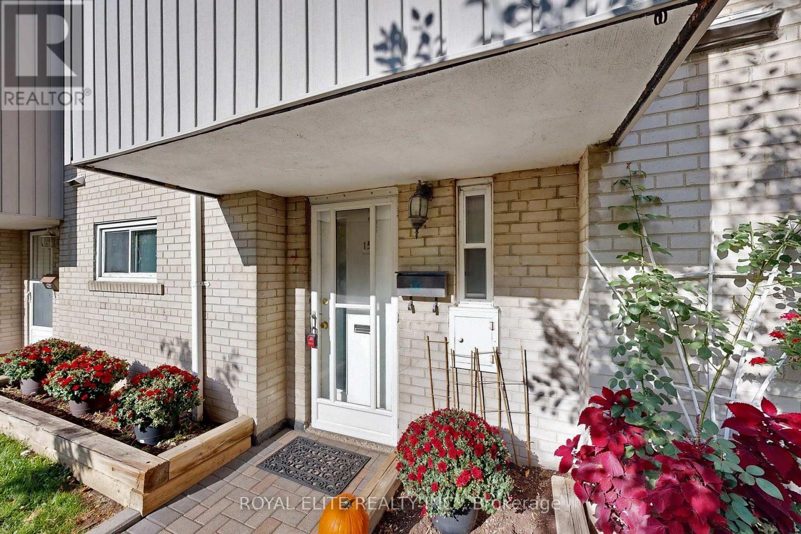151 - 9 Esterbrooke Avenue, Toronto, Ontario  M2J 2C5 - Photo 4 - C12457347