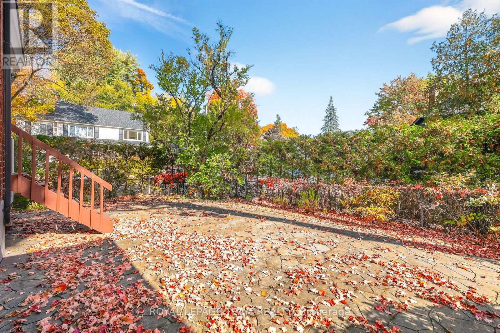 100 Maple Lane, Ottawa, Ontario  K1M 1H5 - Photo 11 - X12458049