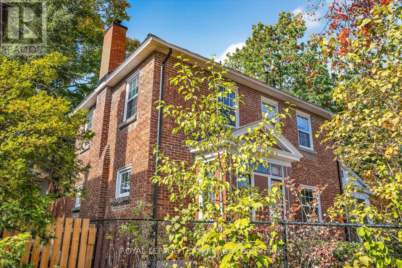 100 Maple Lane, Ottawa, Ontario  K1M 1H5 - Photo 4 - X12458049