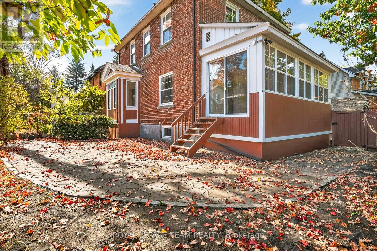 100 Maple Lane, Ottawa, Ontario  K1M 1H5 - Photo 8 - X12458049