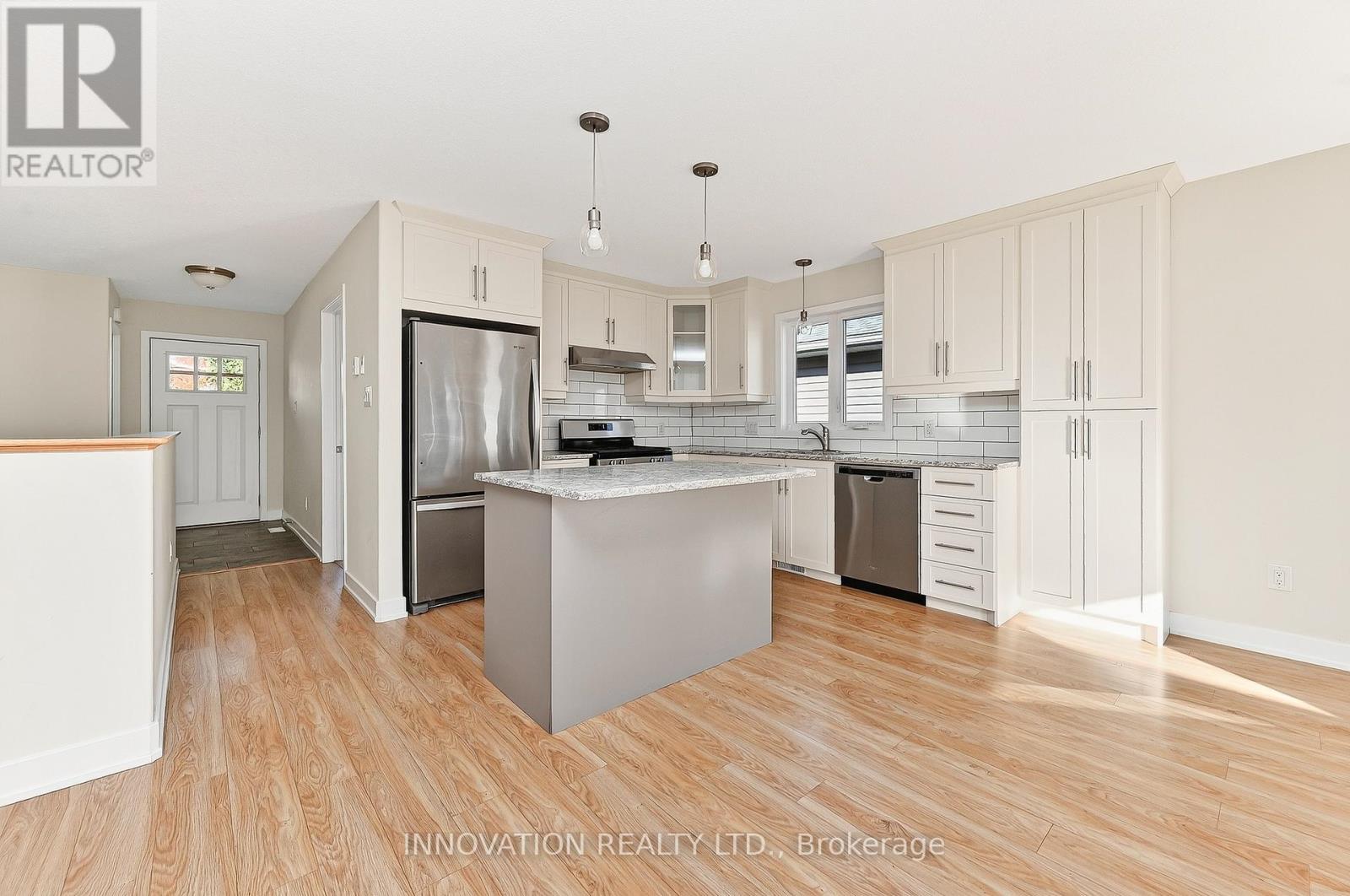 5 Lee Avenue, Smiths Falls, Ontario  K7A 0A2 - Photo 4 - X12458050