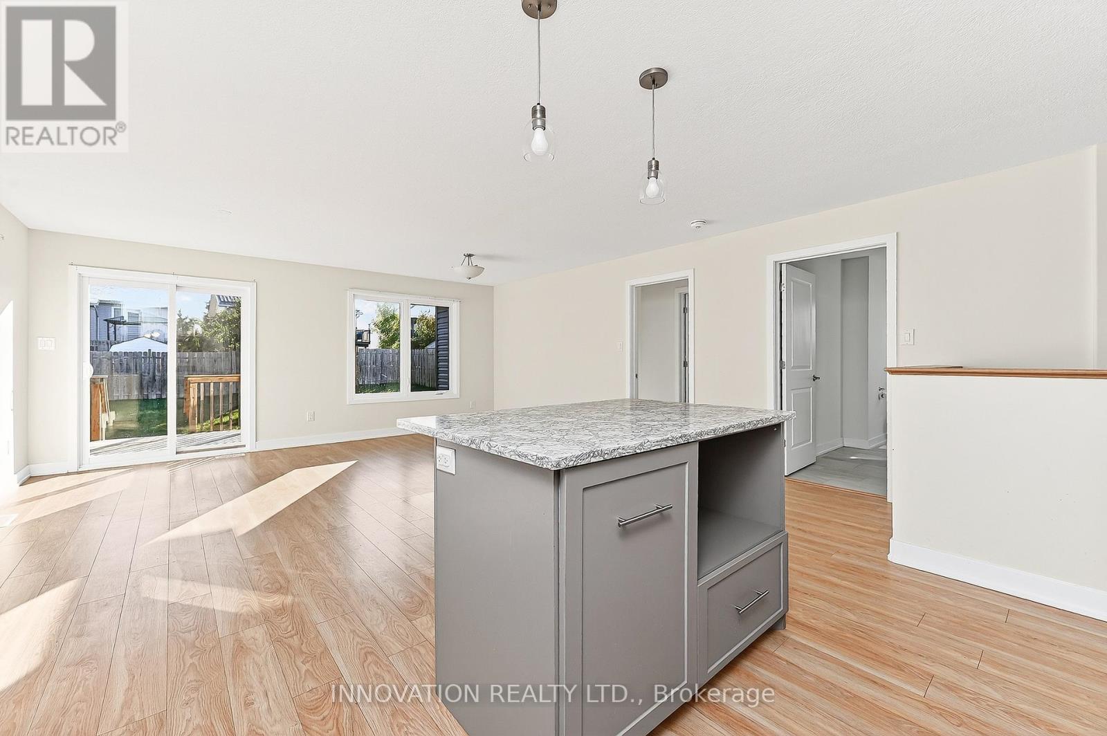 5 Lee Avenue, Smiths Falls, Ontario  K7A 0A2 - Photo 8 - X12458050
