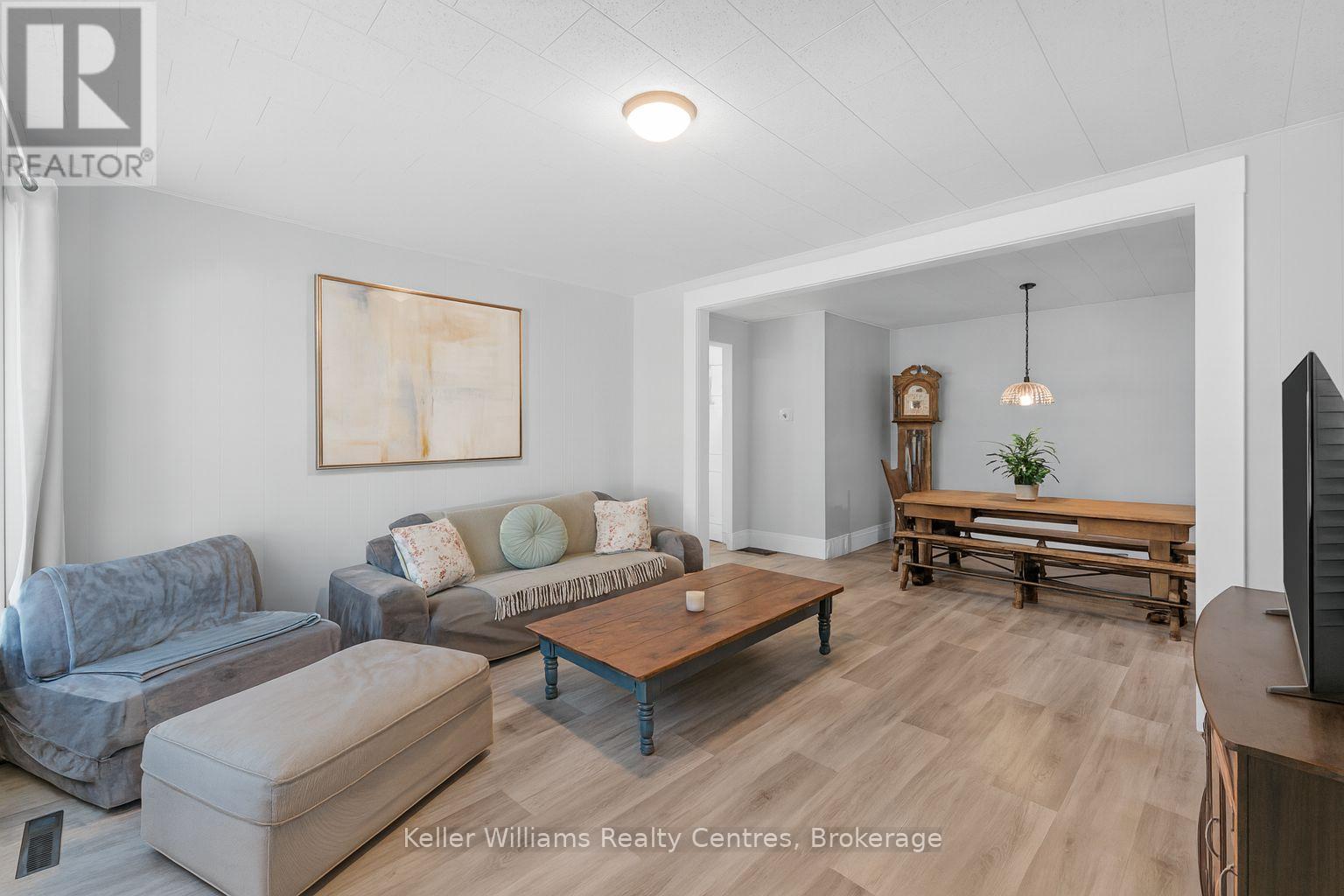 502 & 504 9th Street W, Owen Sound, Ontario  N4K 3P2 - Photo 4 - X12446062