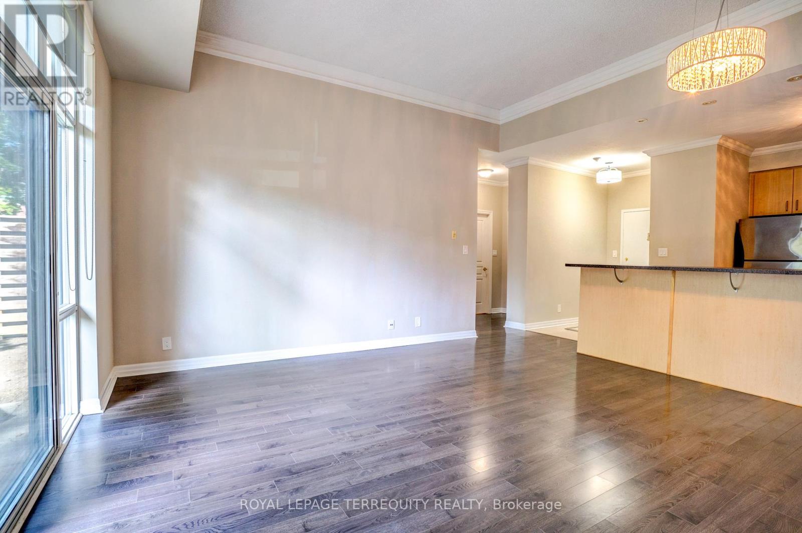 101 - 70 Port Street, Mississauga, Ontario  L5G 1E8 - Photo 5 - W12457063