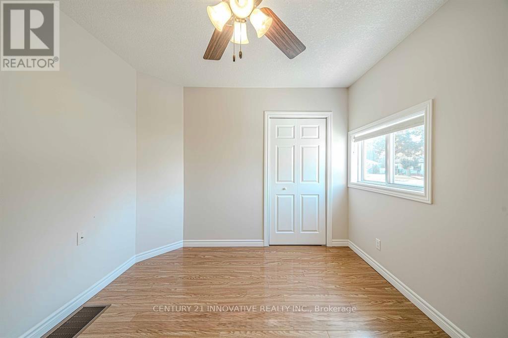 70 St Clair Avenue, Kitchener, Ontario  N2M 3Z4 - Photo 13 - X12458052