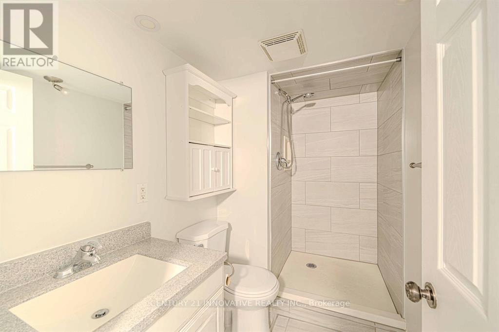 70 St Clair Avenue, Kitchener, Ontario  N2M 3Z4 - Photo 16 - X12458052