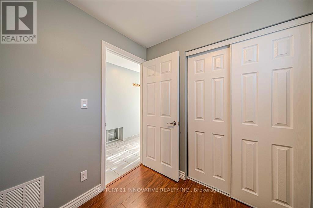 70 St Clair Avenue, Kitchener, Ontario  N2M 3Z4 - Photo 27 - X12458052