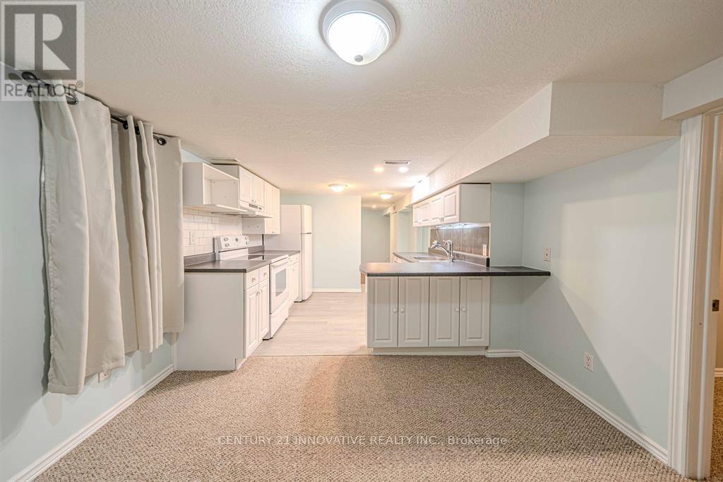 70 St Clair Avenue, Kitchener, Ontario  N2M 3Z4 - Photo 31 - X12458052