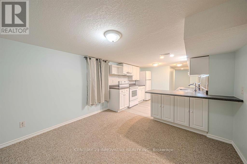 70 St Clair Avenue, Kitchener, Ontario  N2M 3Z4 - Photo 32 - X12458052