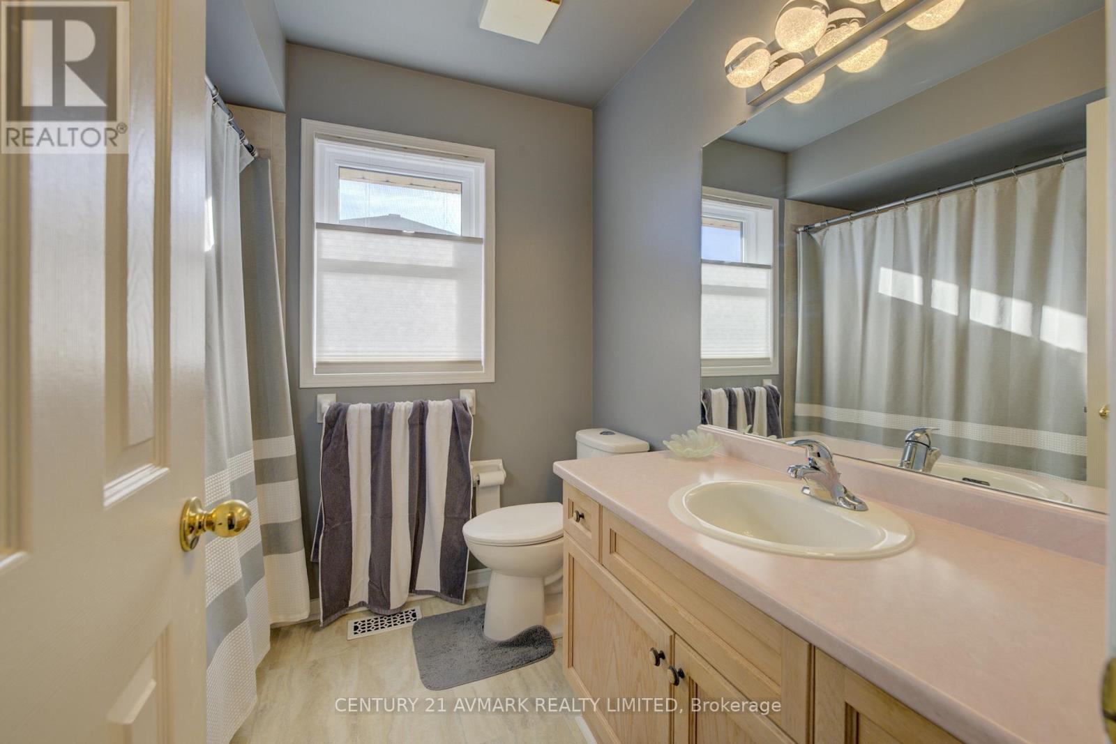 4893 Northgate Crescent, Lincoln, Ontario  L3J 0E6 - Photo 33 - X12458056