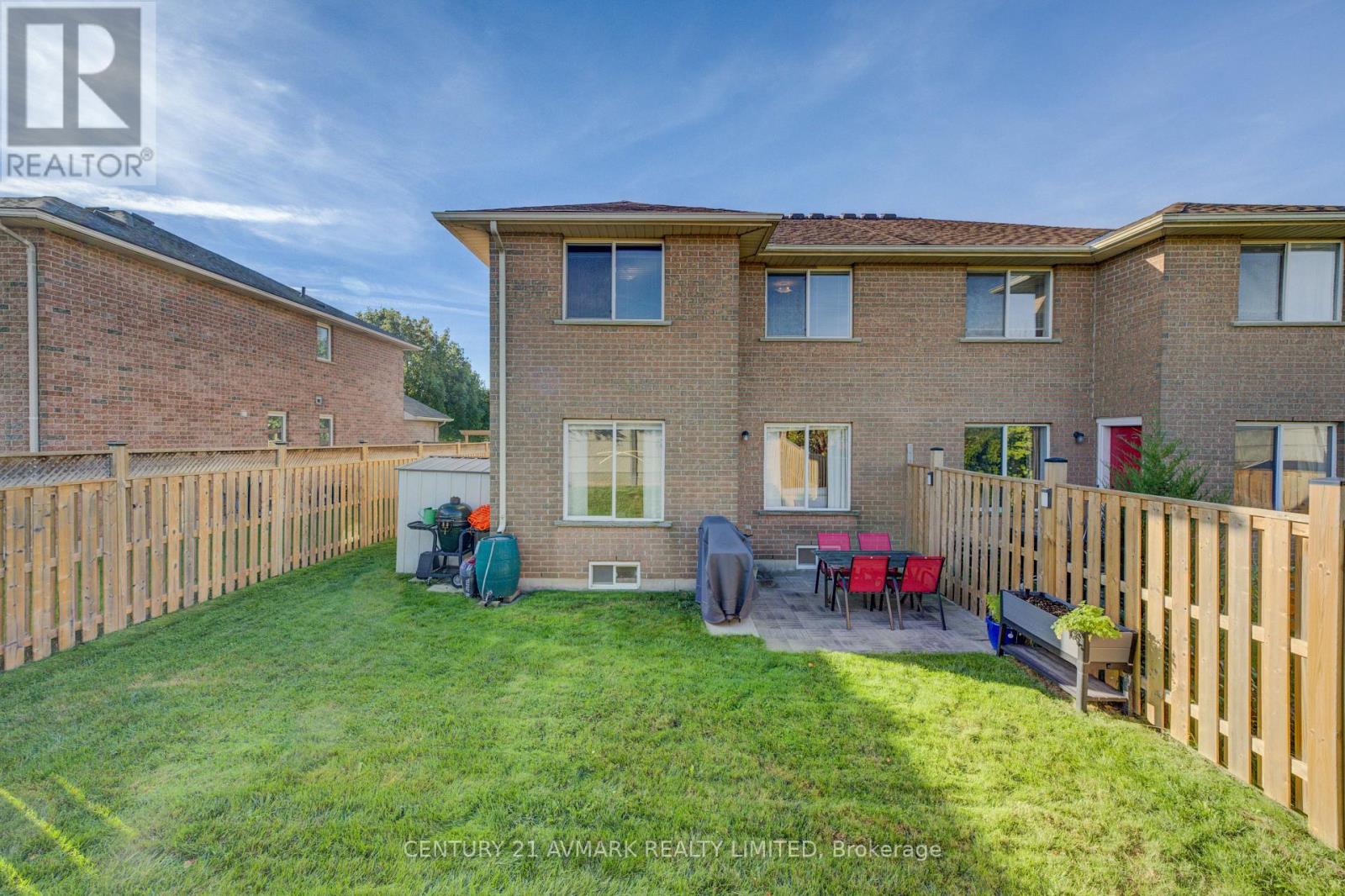 4893 Northgate Crescent, Lincoln, Ontario  L3J 0E6 - Photo 5 - X12458056