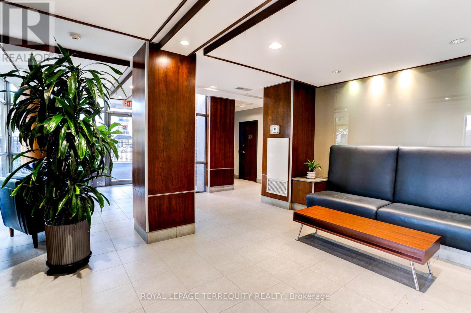 101 - 70 Port Street, Mississauga, Ontario  L5G 1E8 - Photo 15 - W12457063