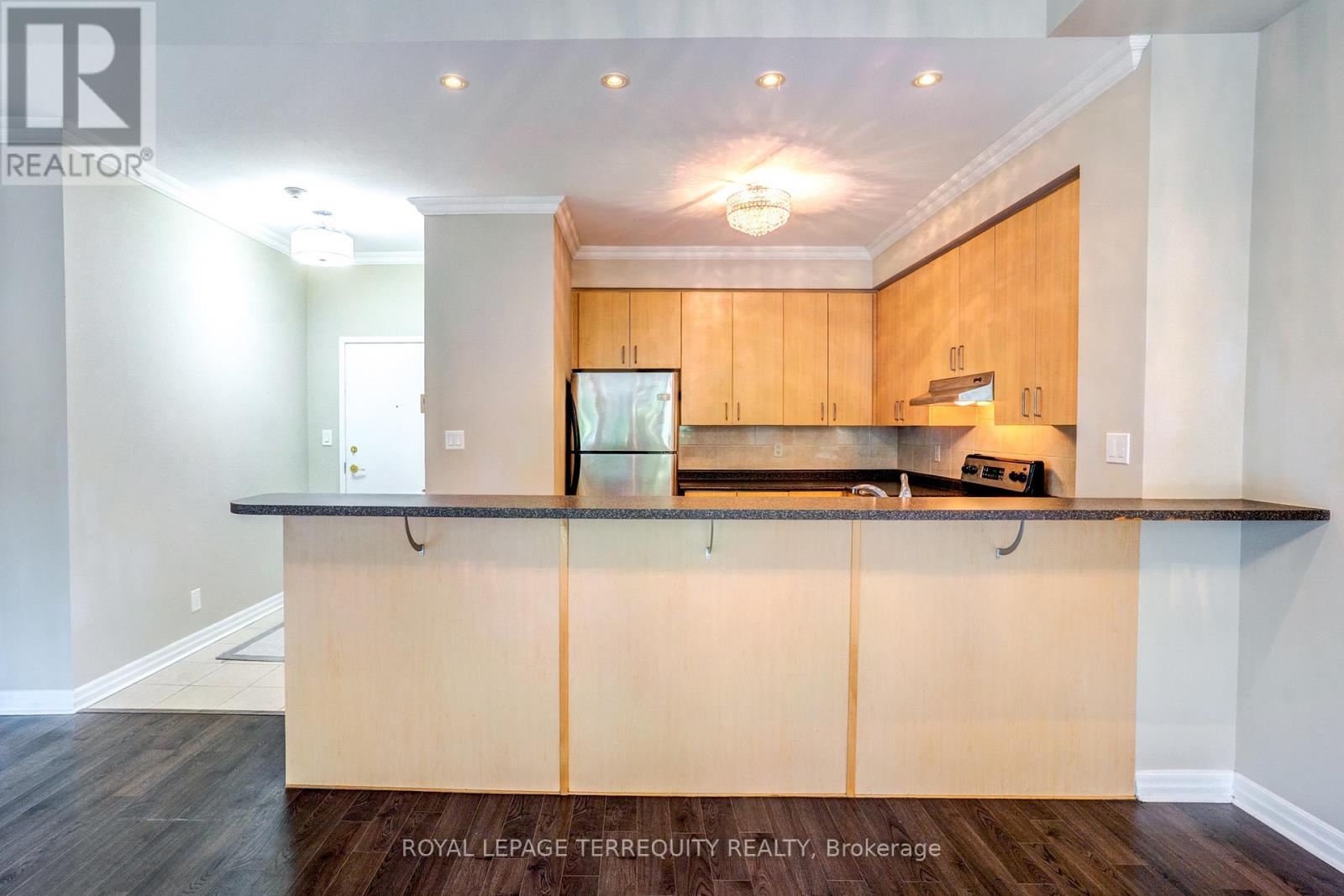 101 - 70 Port Street, Mississauga, Ontario  L5G 1E8 - Photo 6 - W12457063
