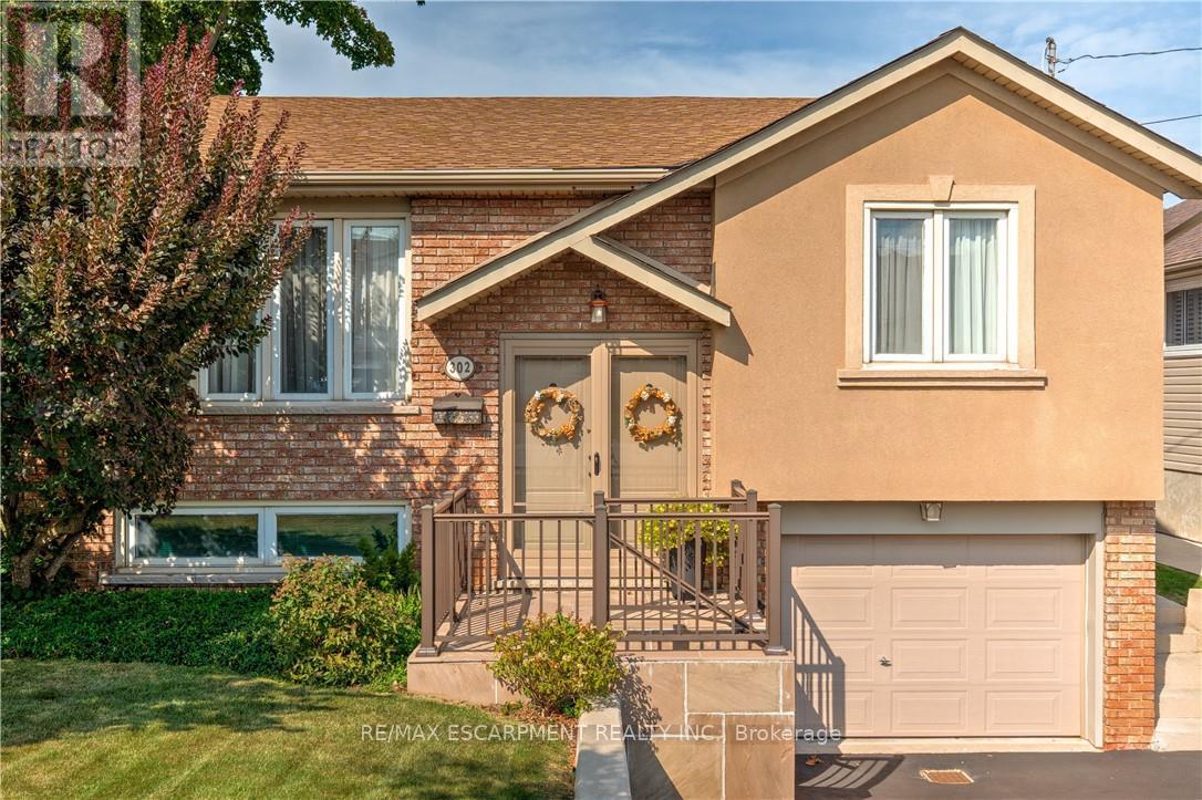 302 HIGHRIDGE AVENUE, Hamilton, Ontario