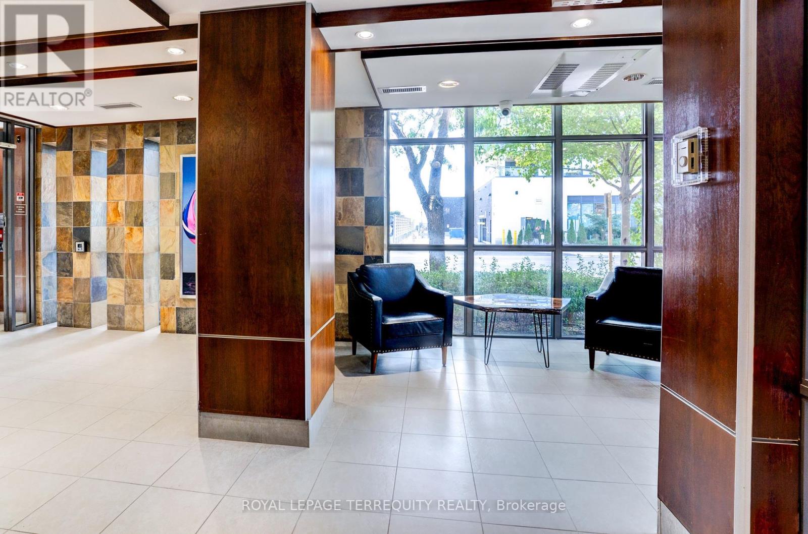 101 - 70 Port Street, Mississauga, Ontario  L5G 1E8 - Photo 14 - W12457063
