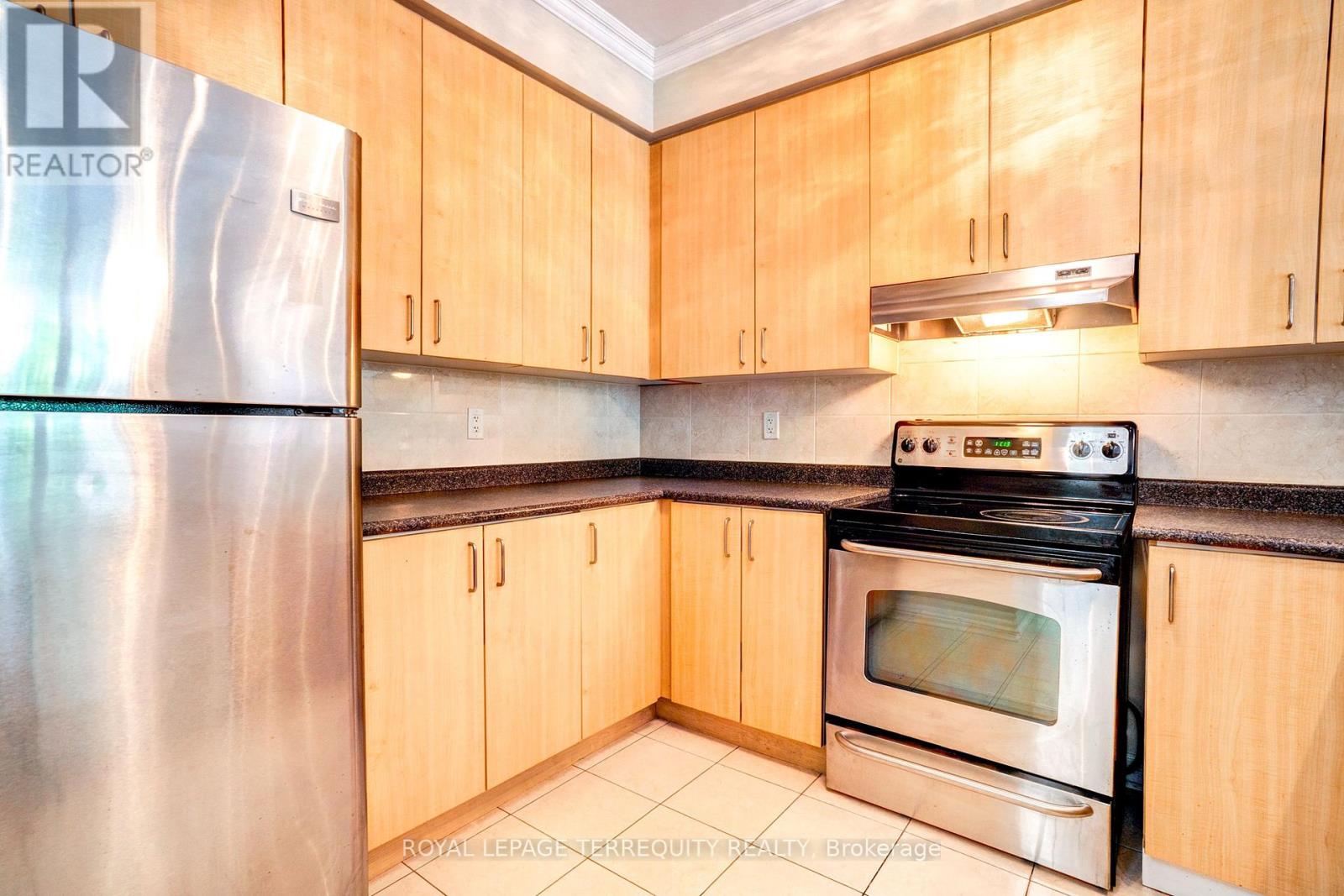 101 - 70 Port Street, Mississauga, Ontario  L5G 1E8 - Photo 9 - W12457063