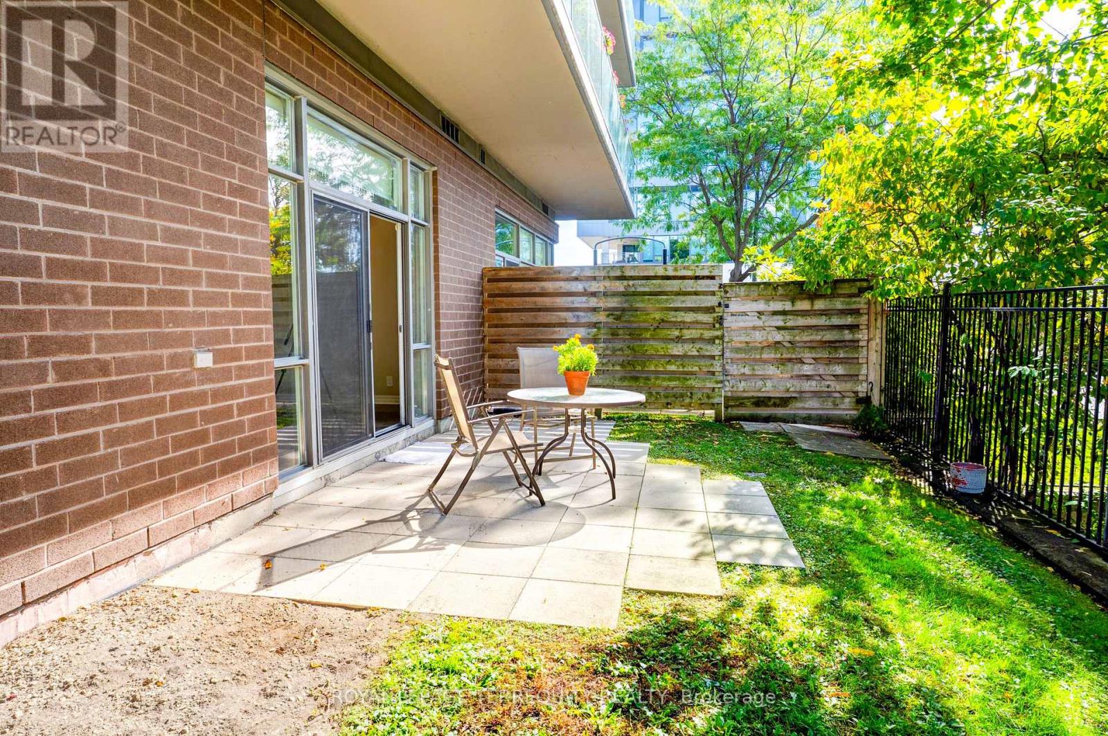 101 - 70 Port Street, Mississauga, Ontario  L5G 1E8 - Photo 8 - W12457063