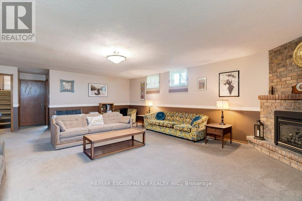 302 Highridge Avenue, Hamilton, Ontario  L8E 3W3 - Photo 34 - X12397264