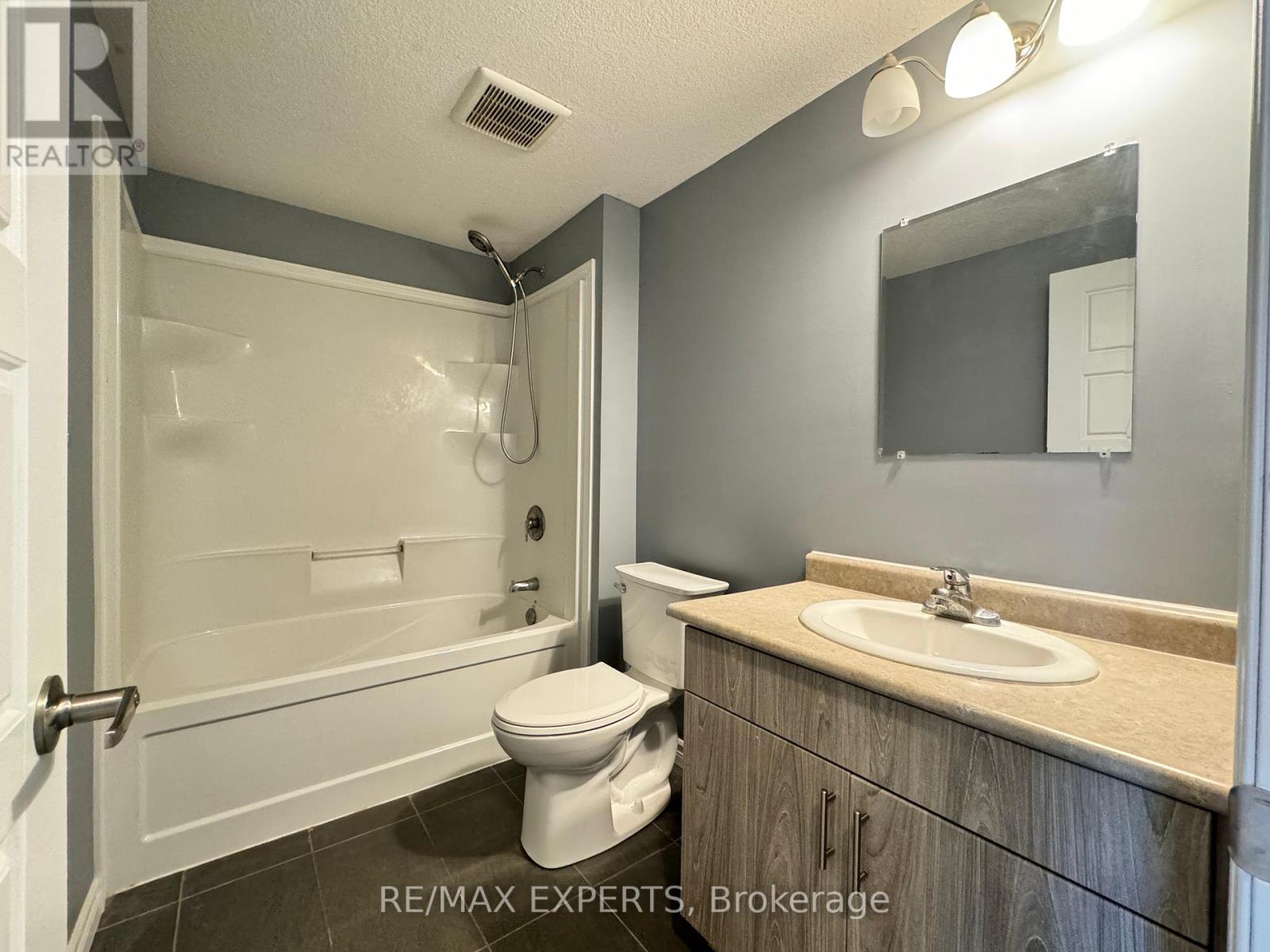 33a - 1430 Highland Road, Kitchener, Ontario  N2N 0C3 - Photo 26 - X12434083