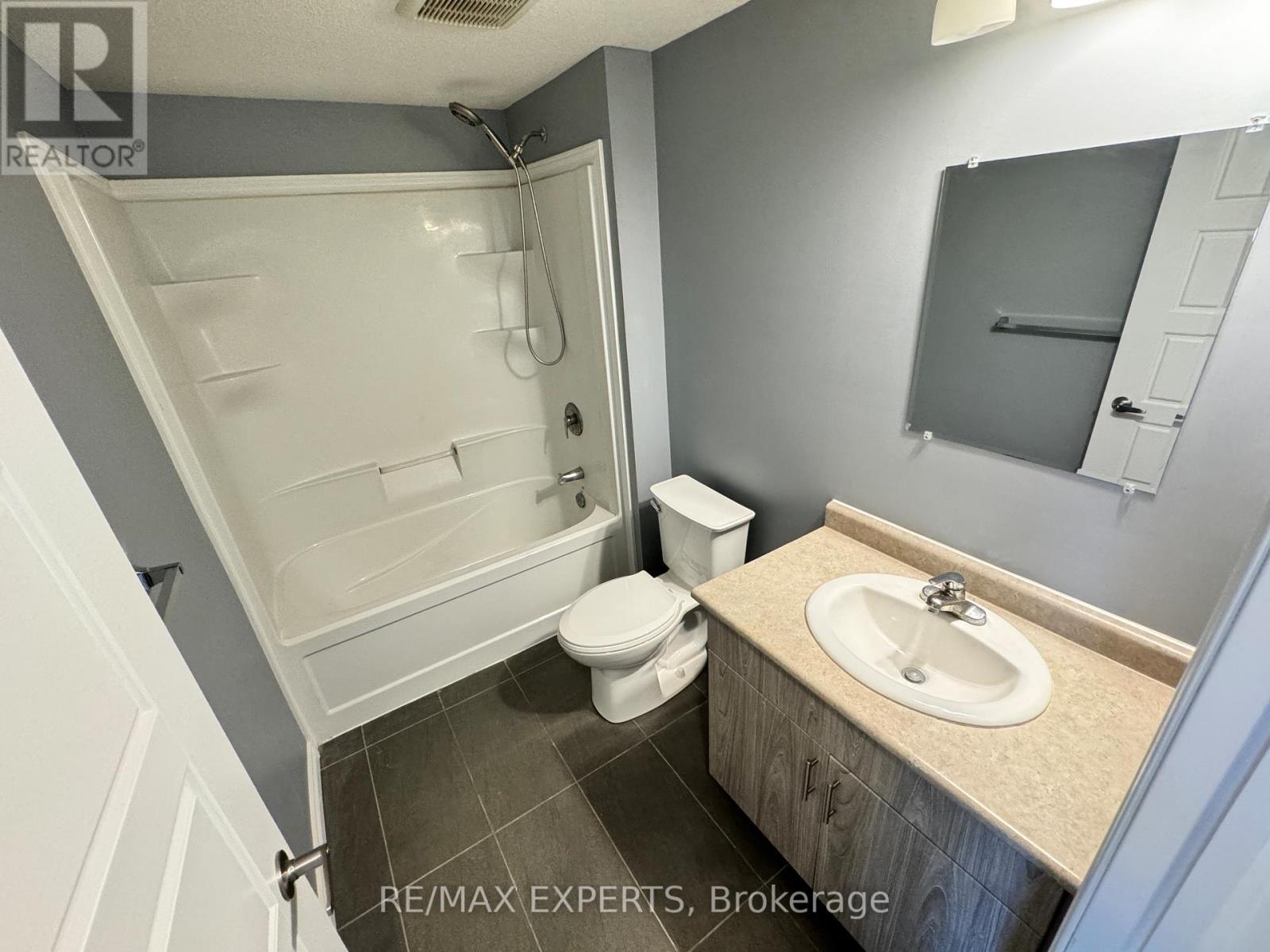 33a - 1430 Highland Road, Kitchener, Ontario  N2N 0C3 - Photo 25 - X12434083