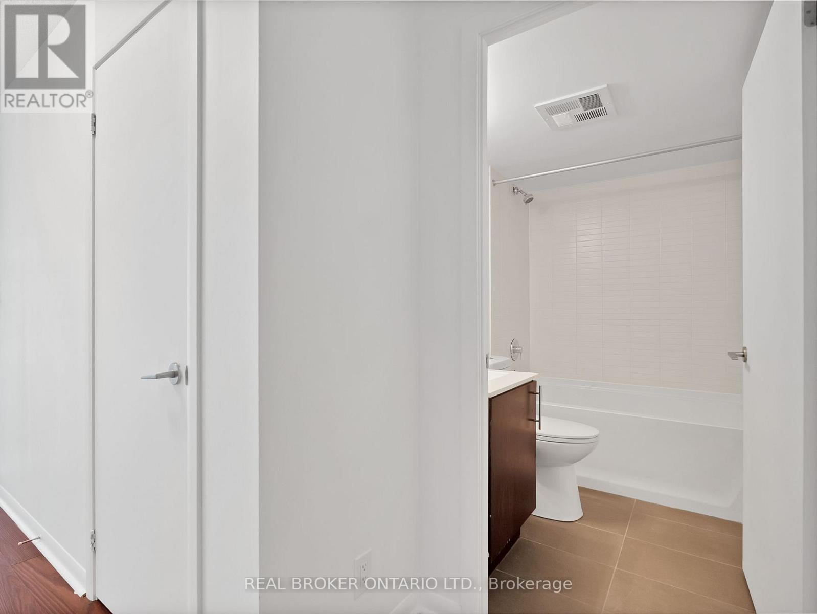 511 - 96 St Patrick Street, Toronto, Ontario  M5T 1V2 - Photo 4 - C12458059