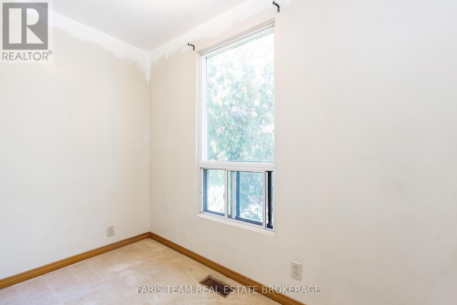 26 Queensdale Avenue, Toronto, Ontario  M4J 1X9 - Photo 16 - E12458067