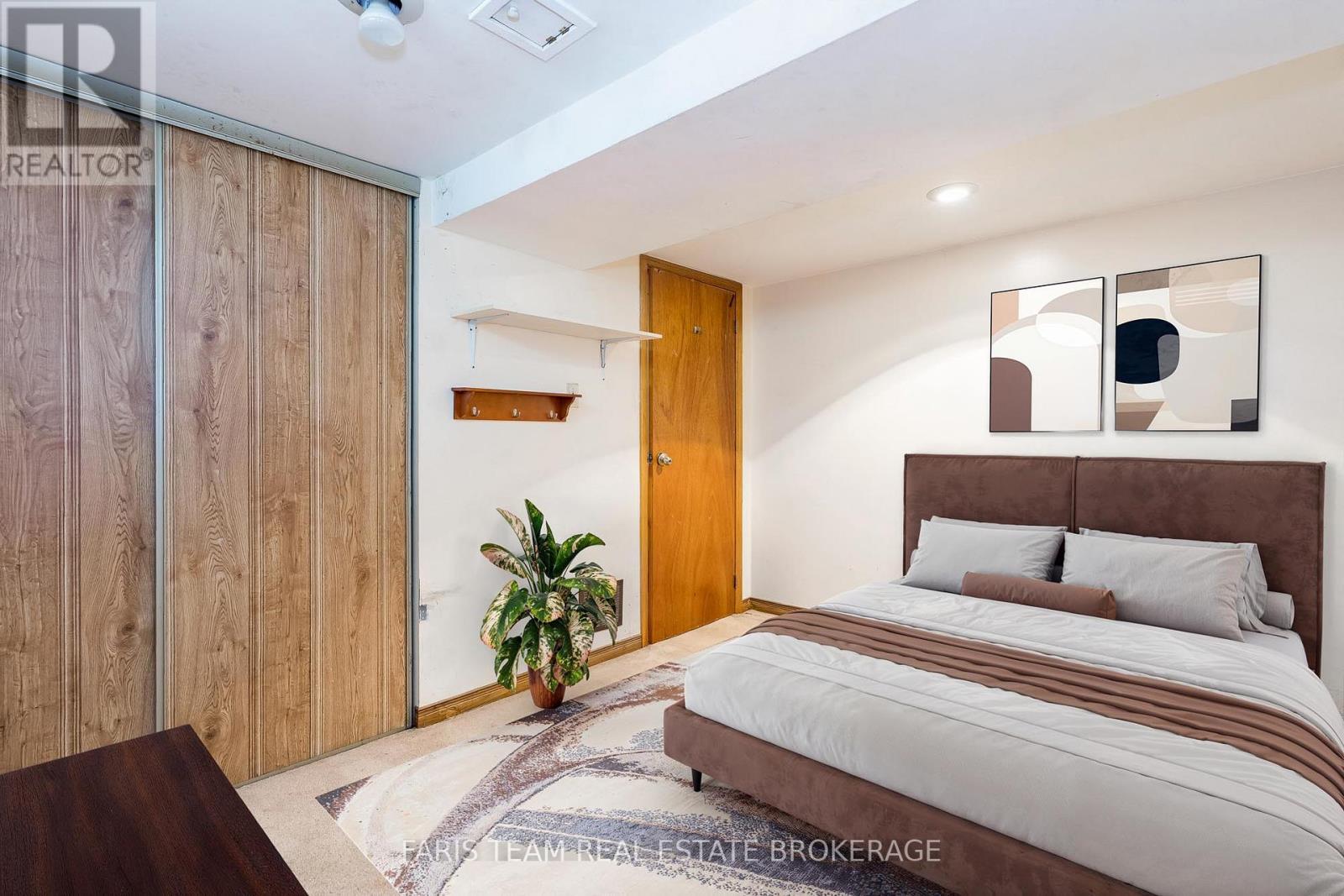 26 Queensdale Avenue, Toronto, Ontario  M4J 1X9 - Photo 18 - E12458067