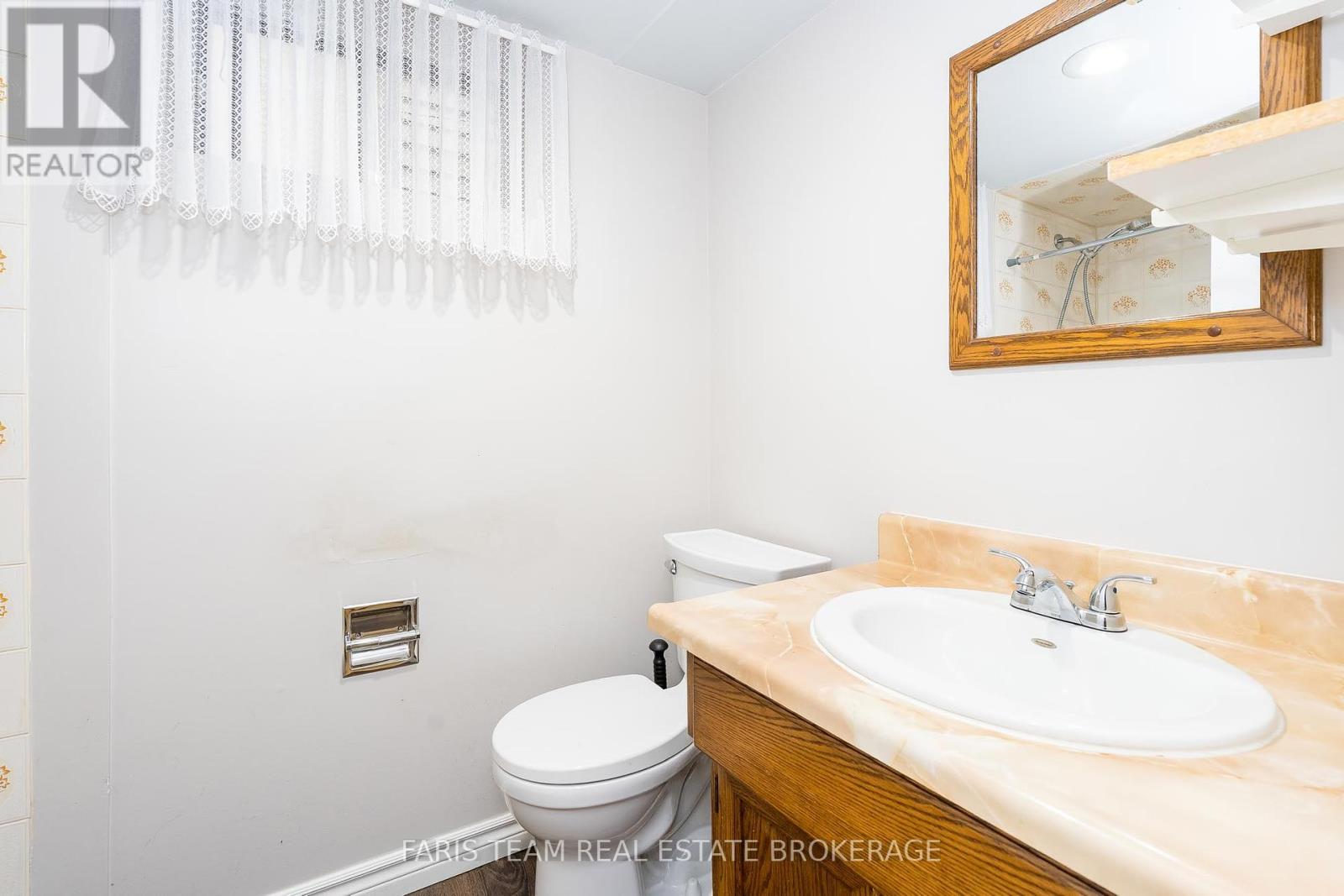 26 Queensdale Avenue, Toronto, Ontario  M4J 1X9 - Photo 19 - E12458067