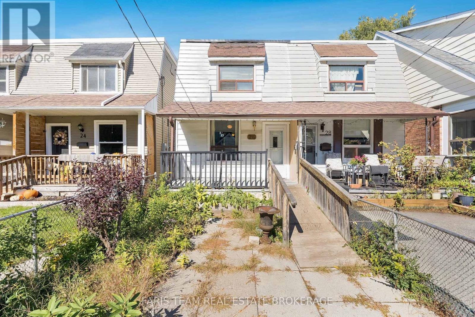 26 Queensdale Avenue, Toronto, Ontario  M4J 1X9 - Photo 2 - E12458067