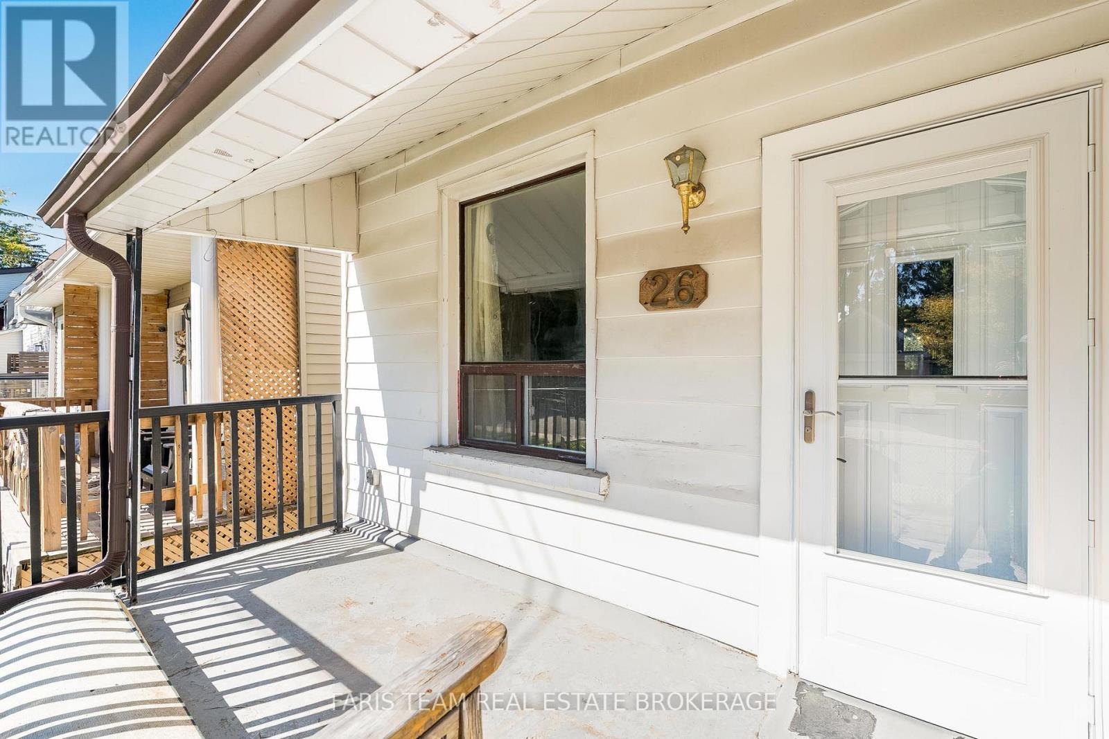26 Queensdale Avenue, Toronto, Ontario  M4J 1X9 - Photo 3 - E12458067