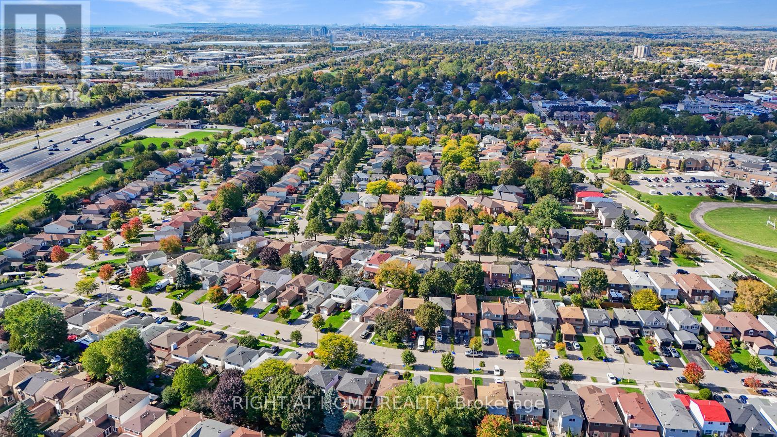 52 Dobson Drive, Ajax, Ontario  L1S 5E9 - Photo 8 - E12458070