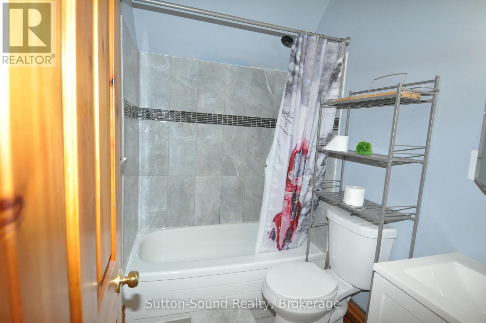 318760 Grey Road 1 Drive, Georgian Bluffs, Ontario  N4K 5N4 - Photo 16 - X12456727